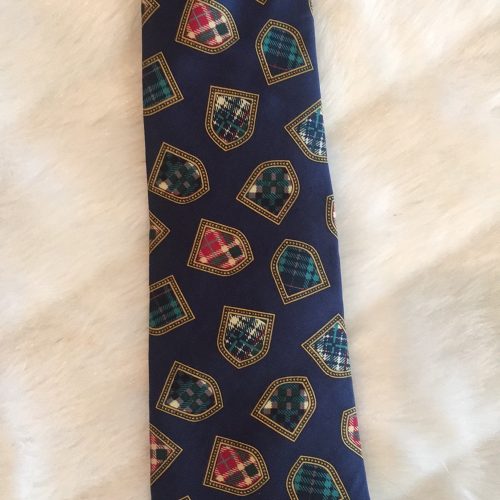 Tommy Hilfiger Italian Silk Shield Tie - Picture 6 of 6